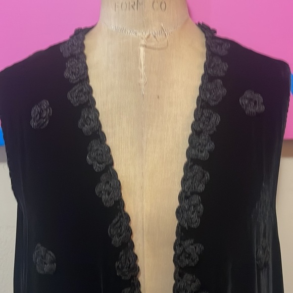 Moschino Cheap Chic Black Silk Velvet Crochet Fringe 2 PC Vest & Skirt Set - Picture 3 of 16